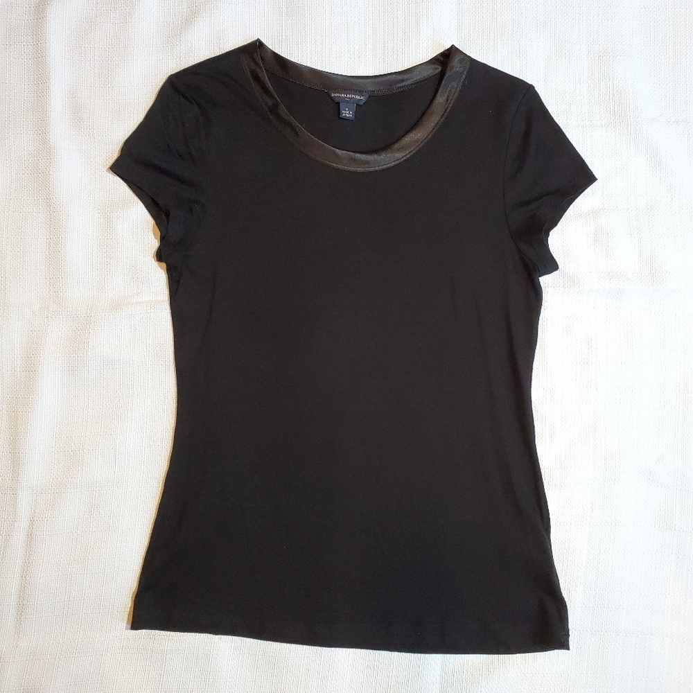 Banana Republic S black babydoll tshirt